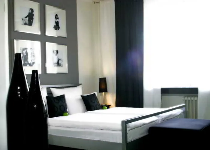 Friends كولونيا